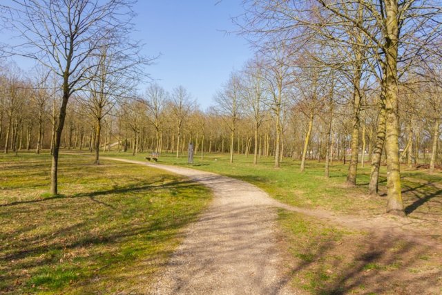 Een wandelpad in de wijk Kobus, Aalten.