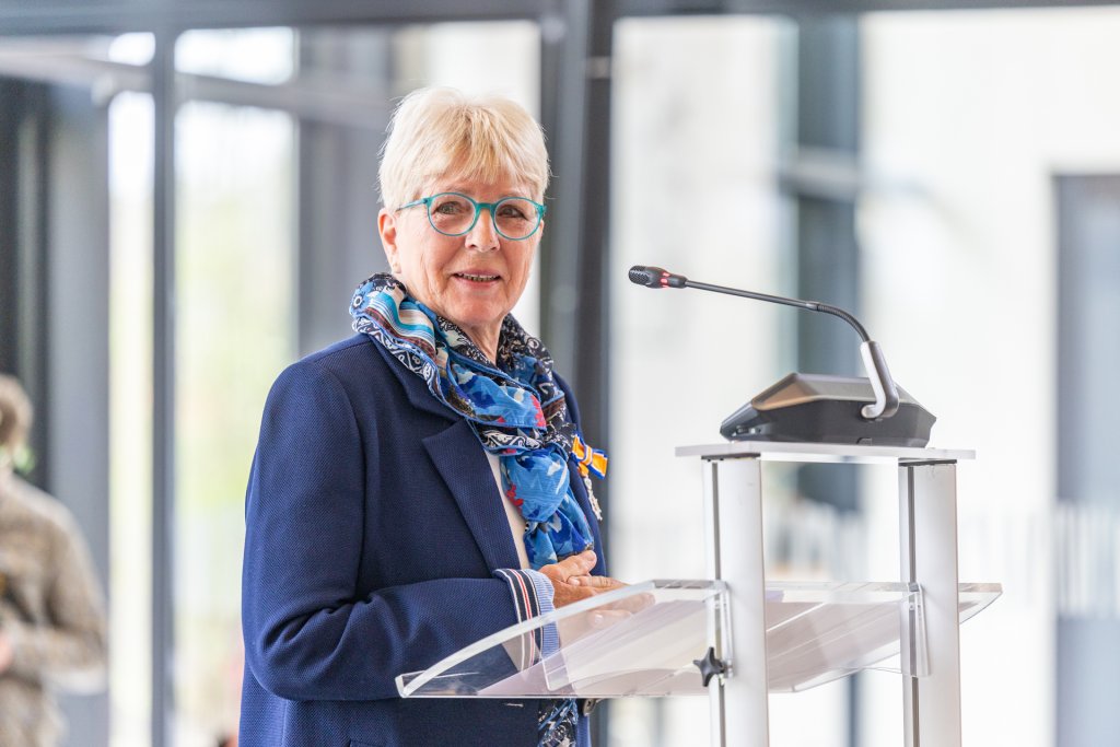 Toos van der Vaart-Kralt heeft een Koninklijke onderscheiding ontvangen. Zij is nu Lid in de Orde van Oranje Nassau.