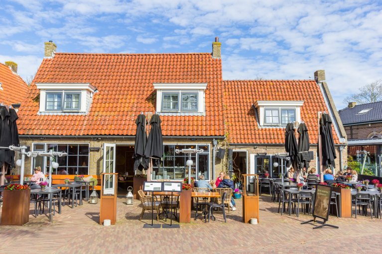 Terras in Nes, Ameland