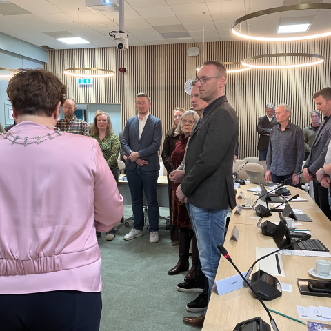 Commissieleden worden beëdigd in de raadzaal