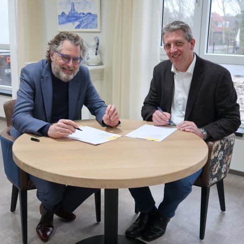 Ondertekening huurovereenkomst Ambla 