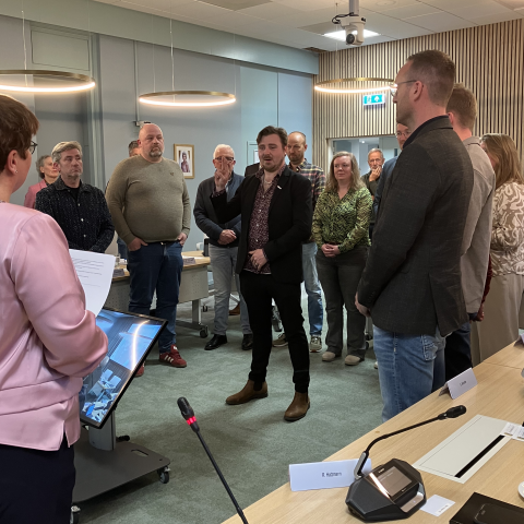 Commissieleden worden beëdigd door burgemeester Willemsma