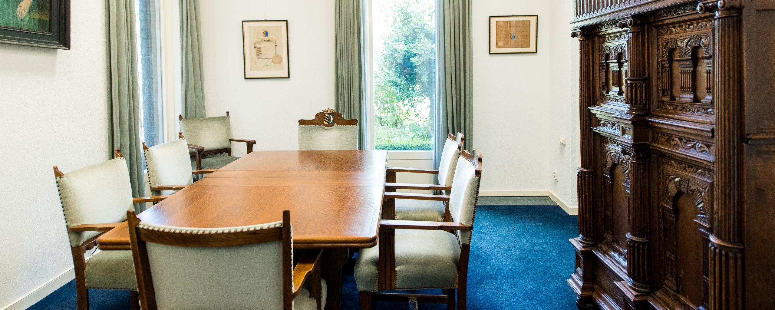 B&W-kamer in het gemeentehuis