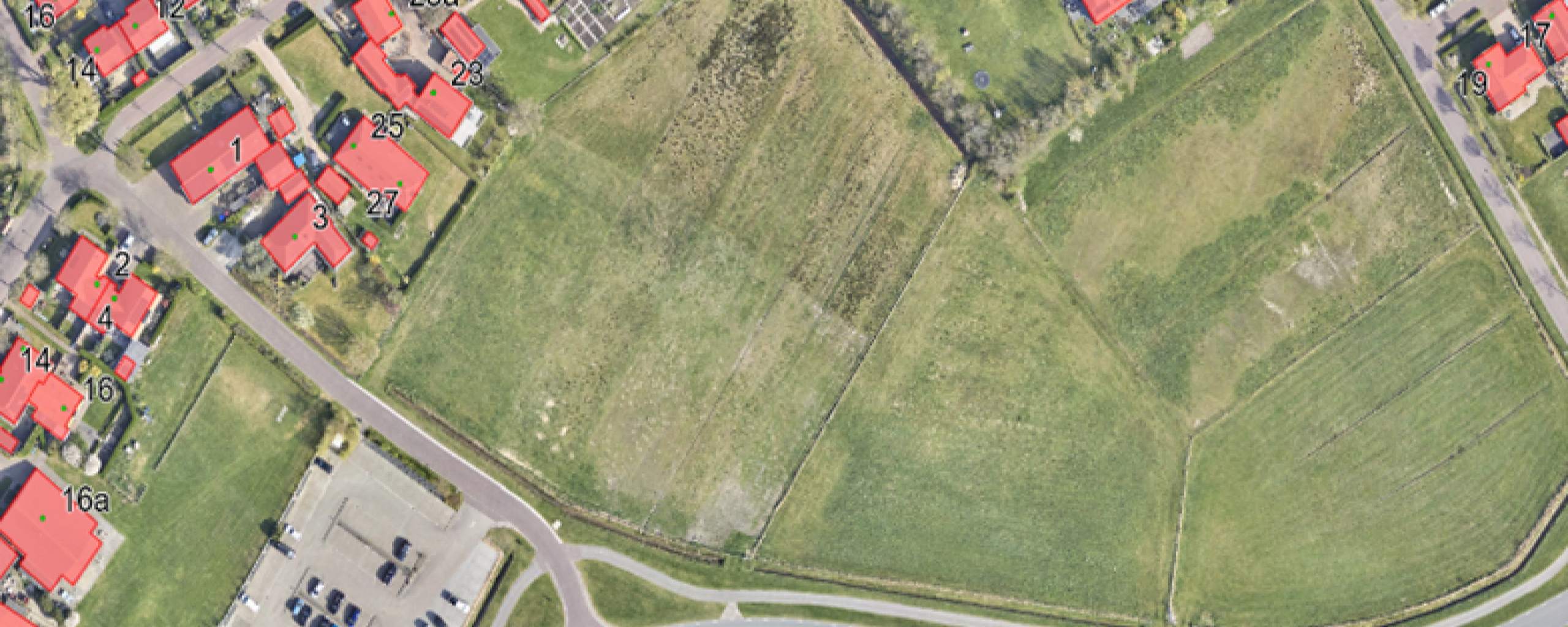 Perceel grasland aan de Hoge Eggenweg in Nes