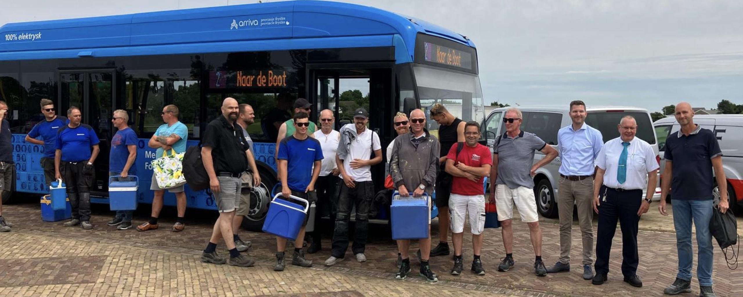 Arrivabus wordt ingezet tijdens rit van en naar Verdekspad te Nes