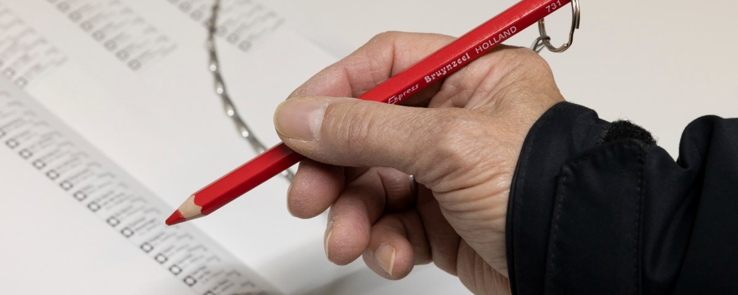 Stemmen met rood potlood