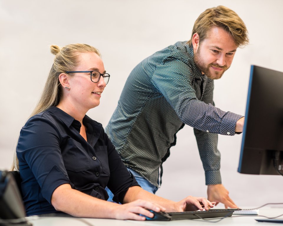 Medewerkers aan het werk 