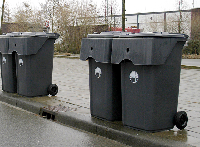 Containers goed aan de weg in setjes van twee