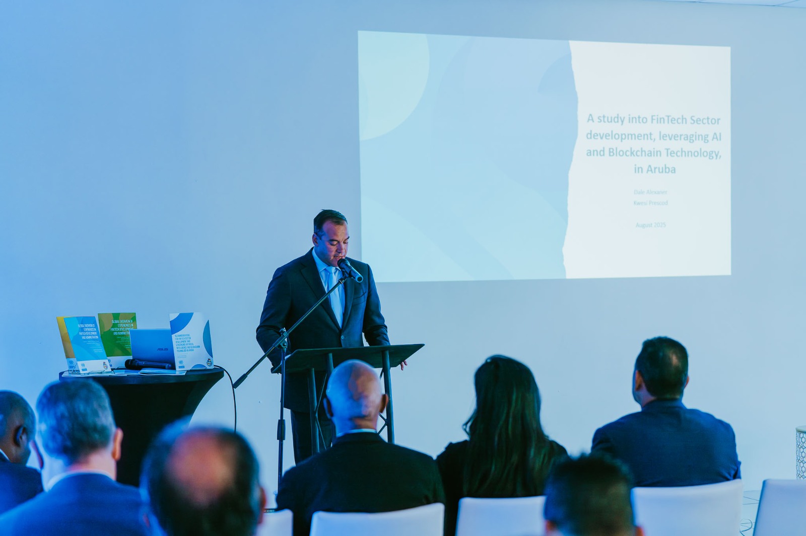 Presentation of the fintech report to stakeholders. | Government of Aruba