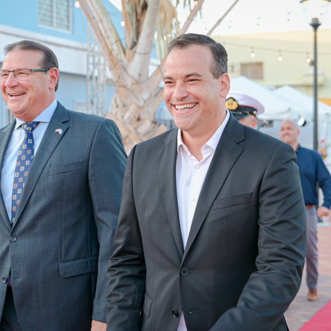Plasa Comercio ta marca comienso di revitalisacion di Oranjestad
