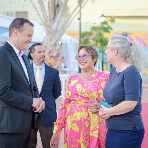 Plasa Comercio ta marca comienso di revitalisacion di Oranjestad
