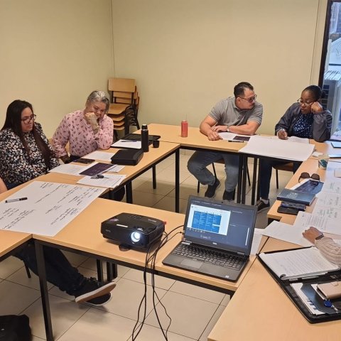 Recherchenan di Aruba y Corsou ta sigui curso Officier van Dienst Recherche.