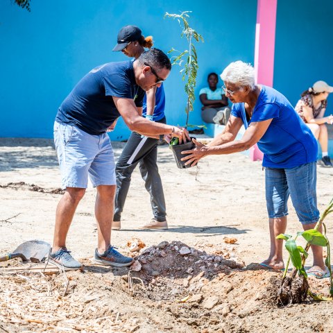 Colegio Hilario Angela ta inaugura su hardin di alimentacion