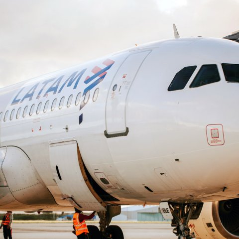 Avion LATAM Airlines