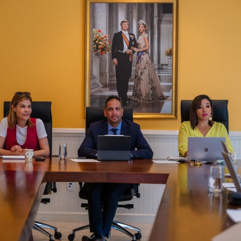 Ministerio di Salud Publico hunto cu AZV a haya presentacion di Setar NV riba e avancenan di e proyecto pa digitalisa sector di cuido.