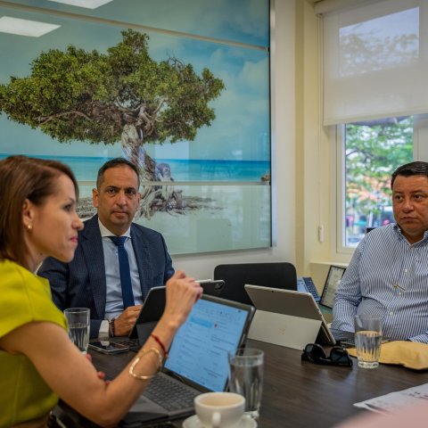 Gobierno cu reunion importante riba desaroyo di ex edificio di DOW