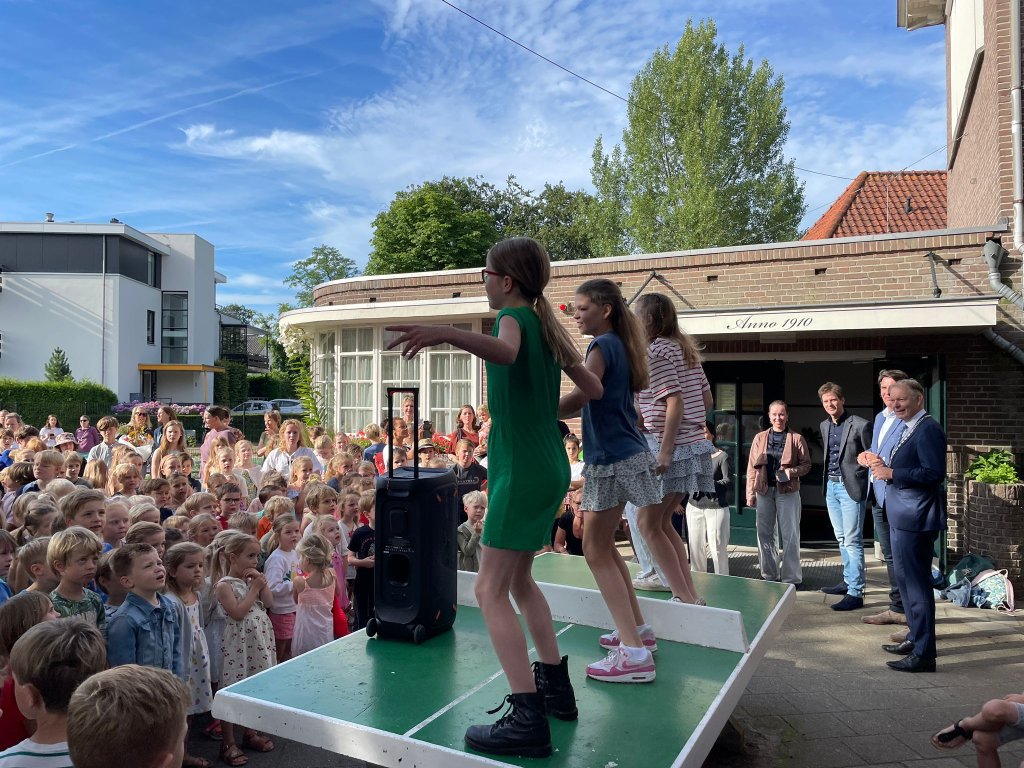 Feestelijke opening bij basisschool Amalia-Astro