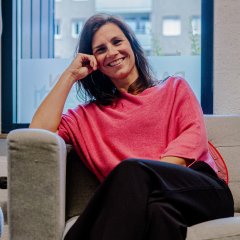 Dit is een portretfoto van Ludy van Brink