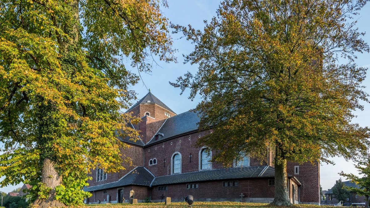 Bavo-kerk en historisch dorpshart Nuth