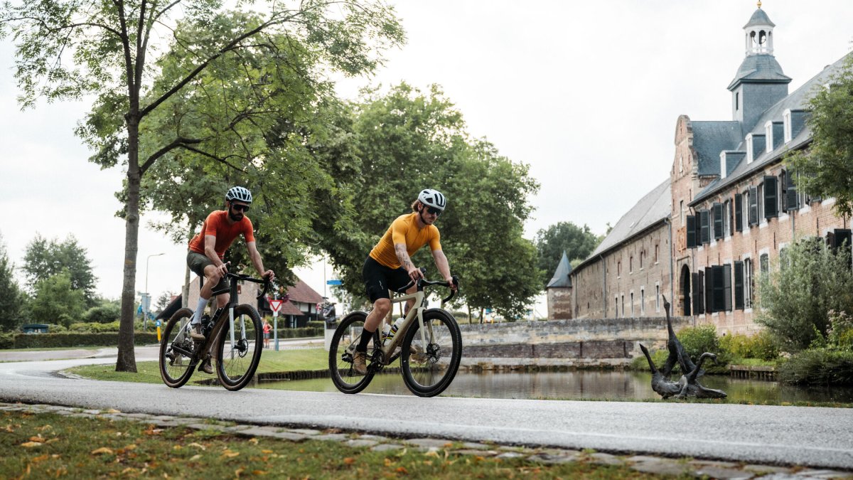 Brieven huis-aan-huis voor inwoners aan parcours WK Gravel