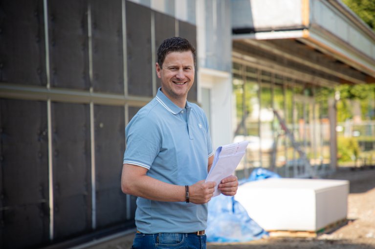 Collega Maarten bij de verbouwing van de Kattendans