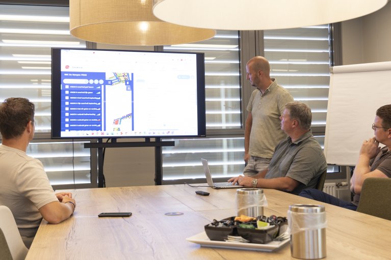 Collega's in vergadering
