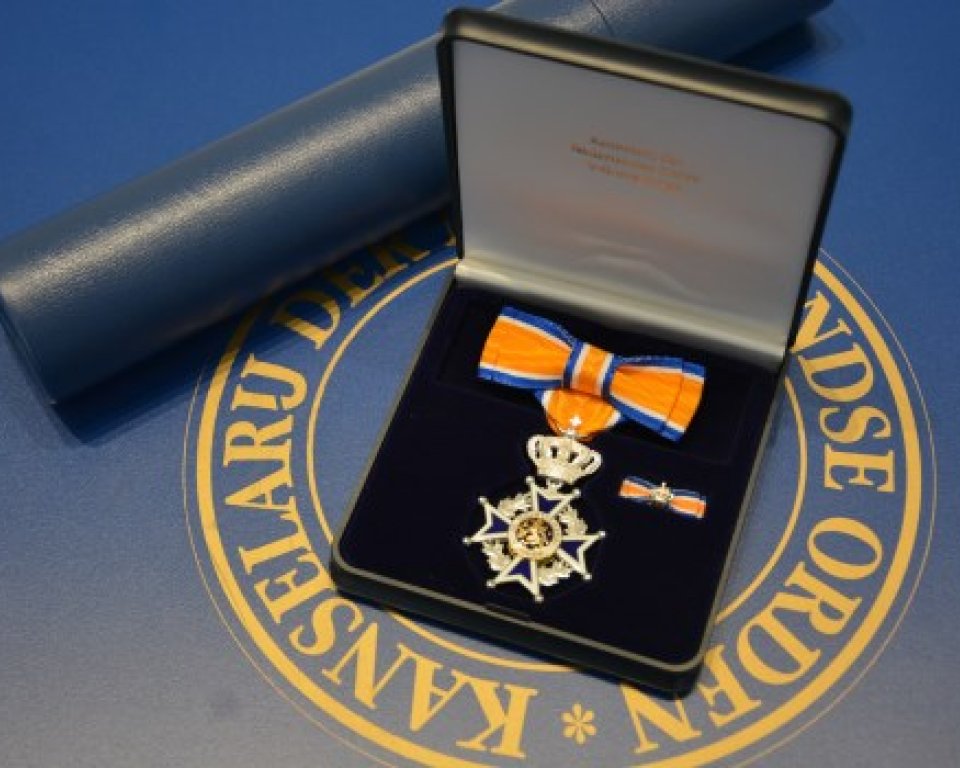 Een foto van een koninklijke onderscheiding