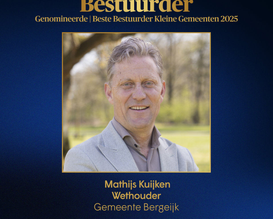 Foto van Mathijs Kuijken op een poster met Beste Bestuurder 2025