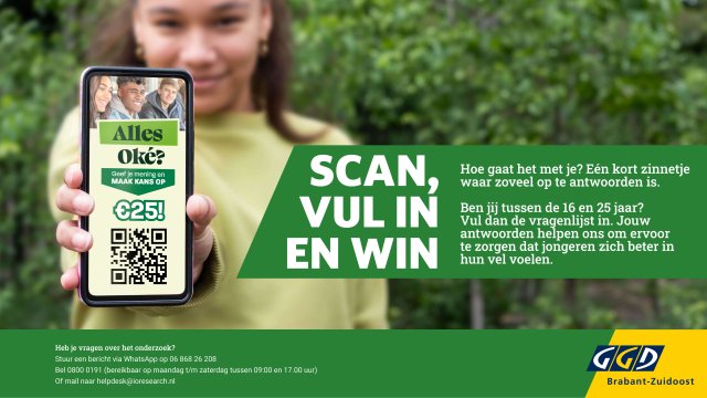 Jonge meid houdt een telefoon vast en laat deze zien met daarop de tekst alles ok met een qr code en het logo van de GGD Brabant Zuidoost staat erbij