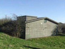 drie bunkers en defensiedijk Groenlanden