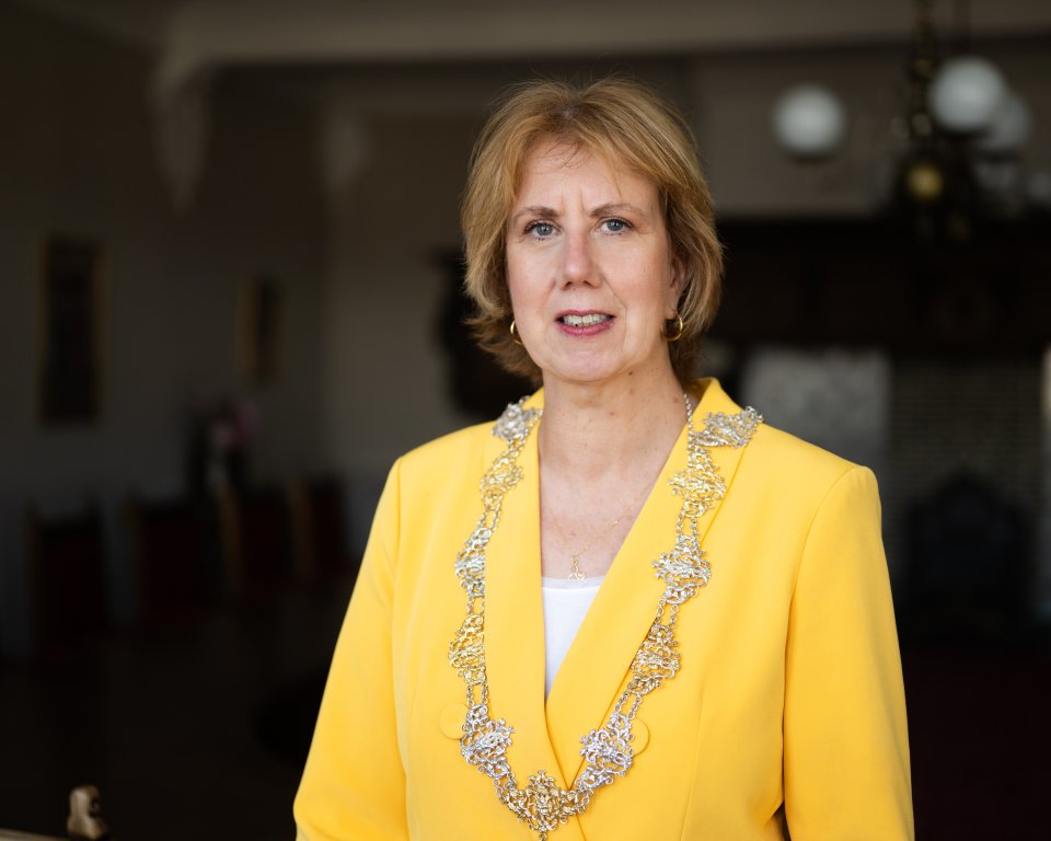 Burgemeester Margo Mulder met ambstketen