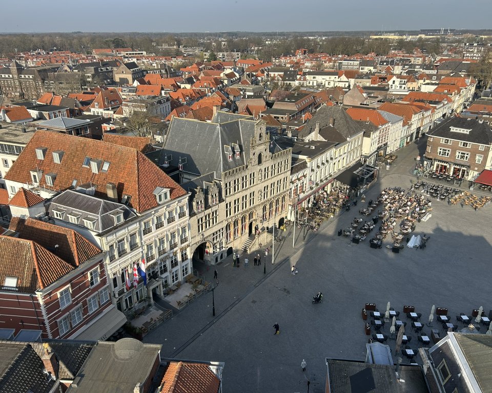 Stadhuis op de Grote Markt in Bergen op Zoom