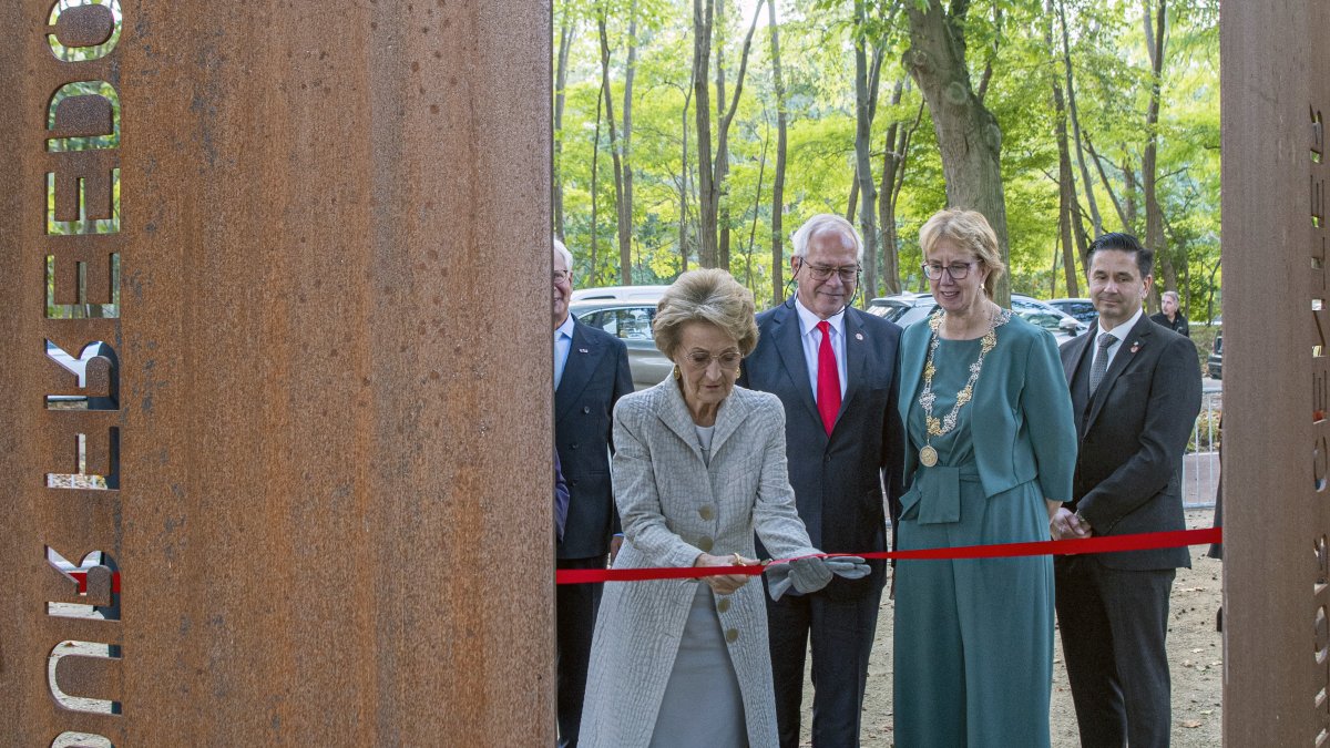 Prinses Margriet opent Bezoekerscentrum Militaire Erevelden Brabantse Wal