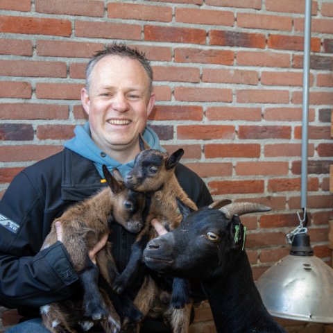 Dierentuin animal farm verbindt mensen