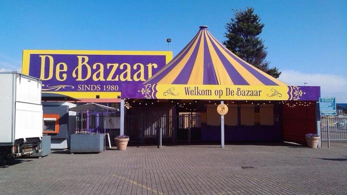 Entree van De Bazaar in Beverwijk