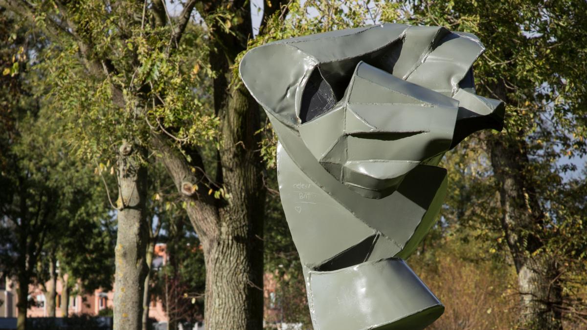 Monument voor een omgehakte boom - Nico Betjes
