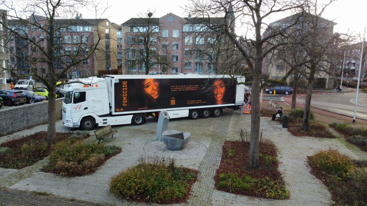 Vrachtwagenbioscoop laat zien hoe liefde kan omslaan in geweld