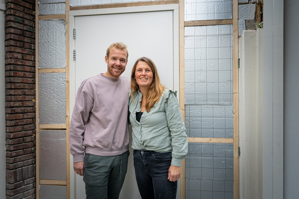 Jeroen en Lilian in hun verduurzaamde huis