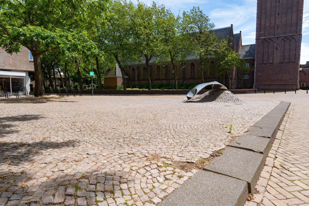 een versteend kerkplein