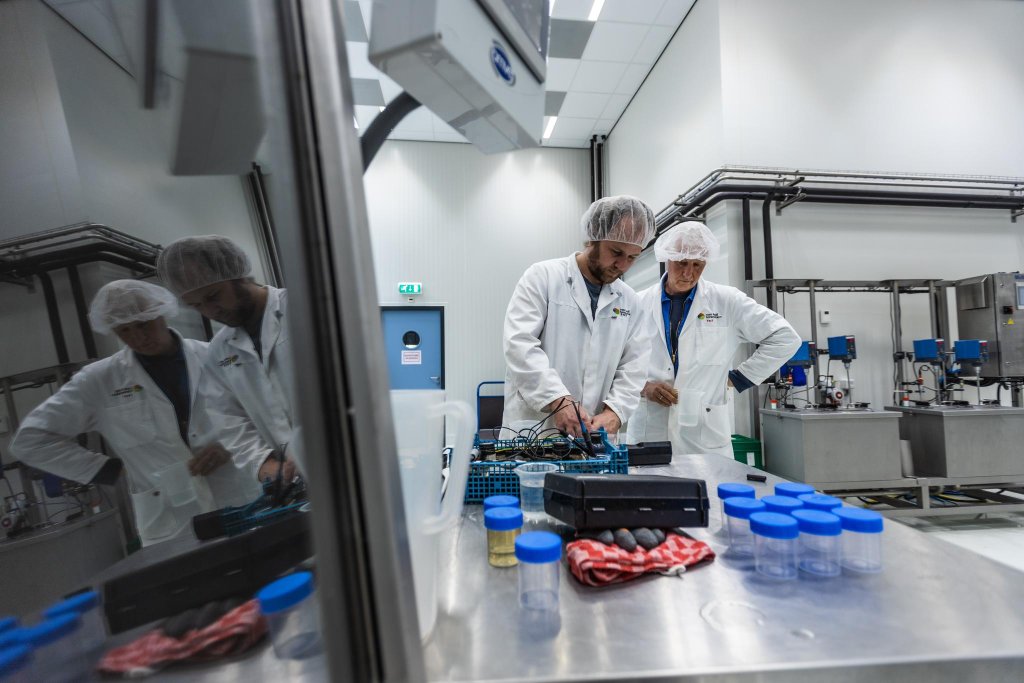 collegas roy en dirkjan in het bedrijf