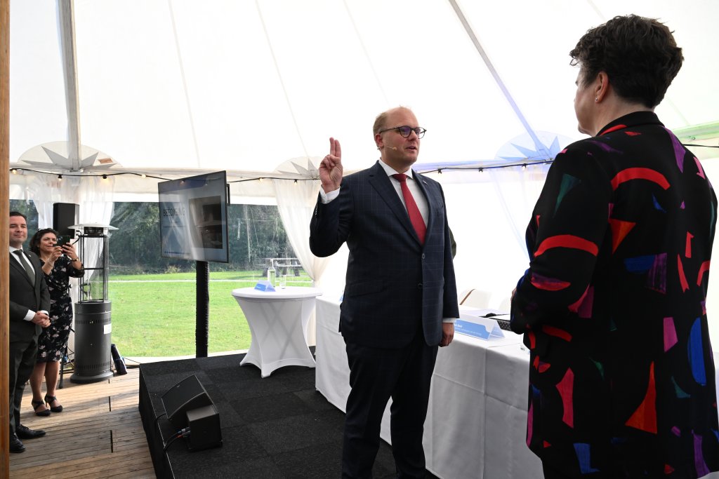 Joris Bengevoord wordt geïnstalleerd als dijkgraaf door de Commissaris van de Koning