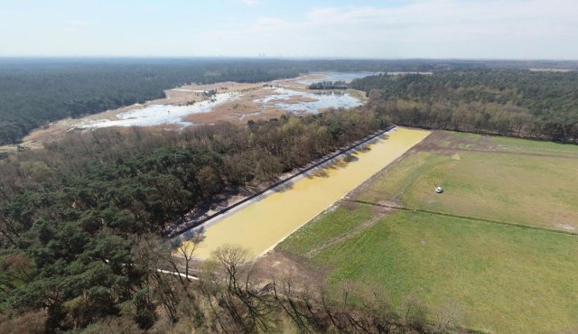 Luchtfoto van het ijzerzandfilter bij De Groote Meer in Ossendrecht