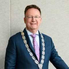 Burgemeester Patrick van Domburg