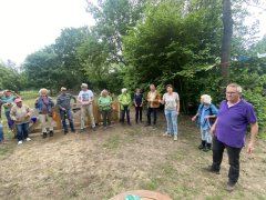 Foto gemaakt bij de opening van het hondenspeelveld in Baak