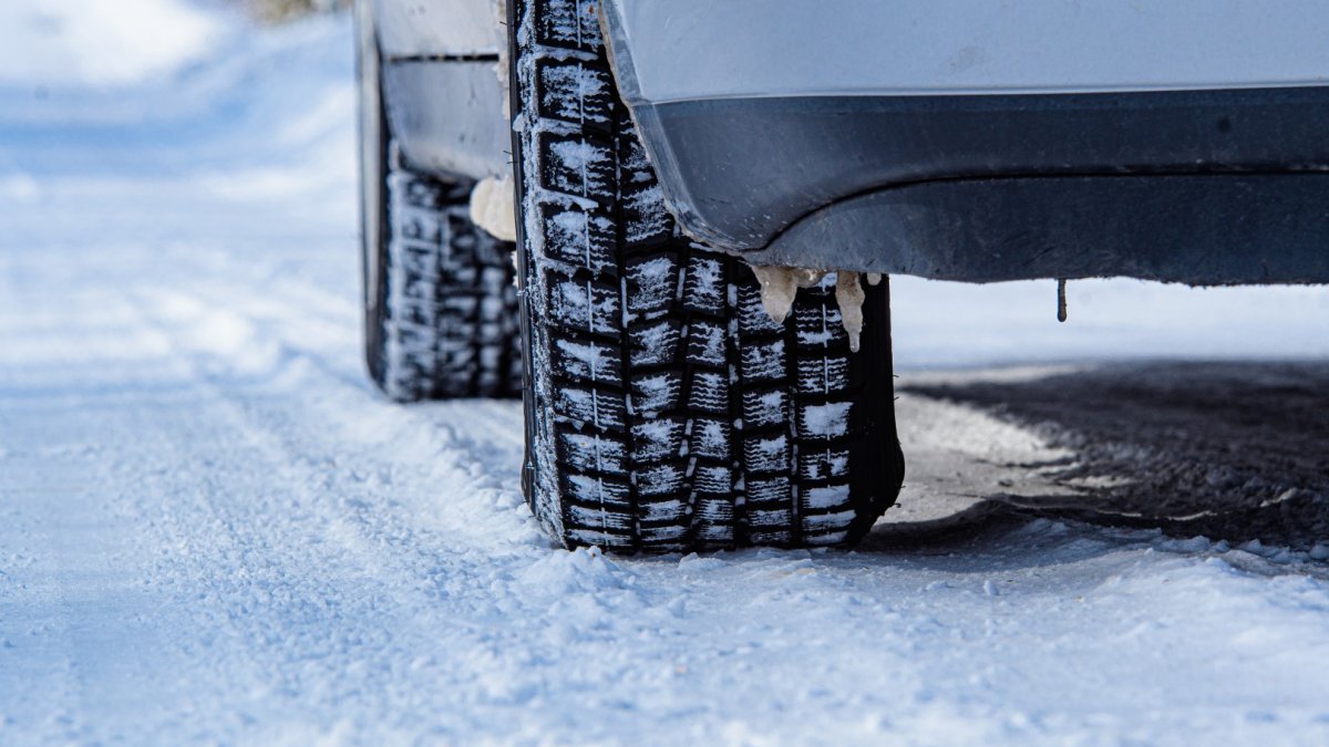 De strooiwagens staan klaar om gladheid te voorkomen en te bestrijden