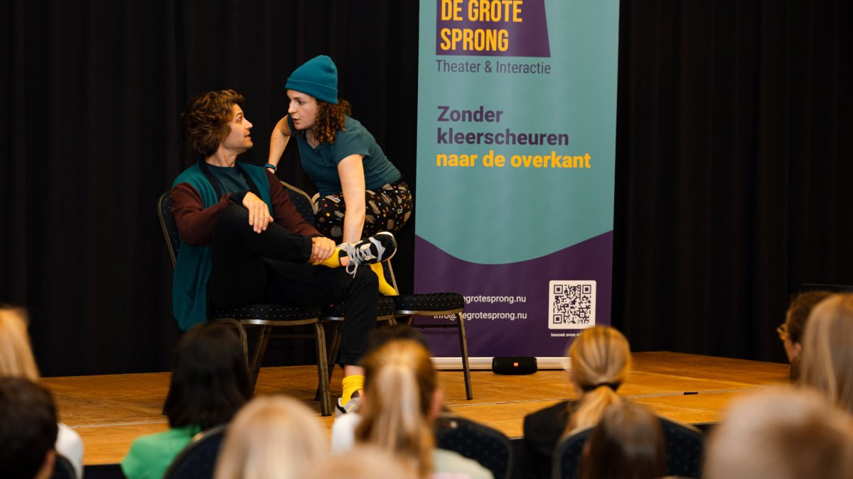 Stap jij straks over naar de brugklas? Kom dan naar theatervoorstelling De Grote Sprong!