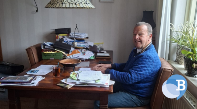 Vrijwilliger Robert helpt inwoner weer overzicht krijgen