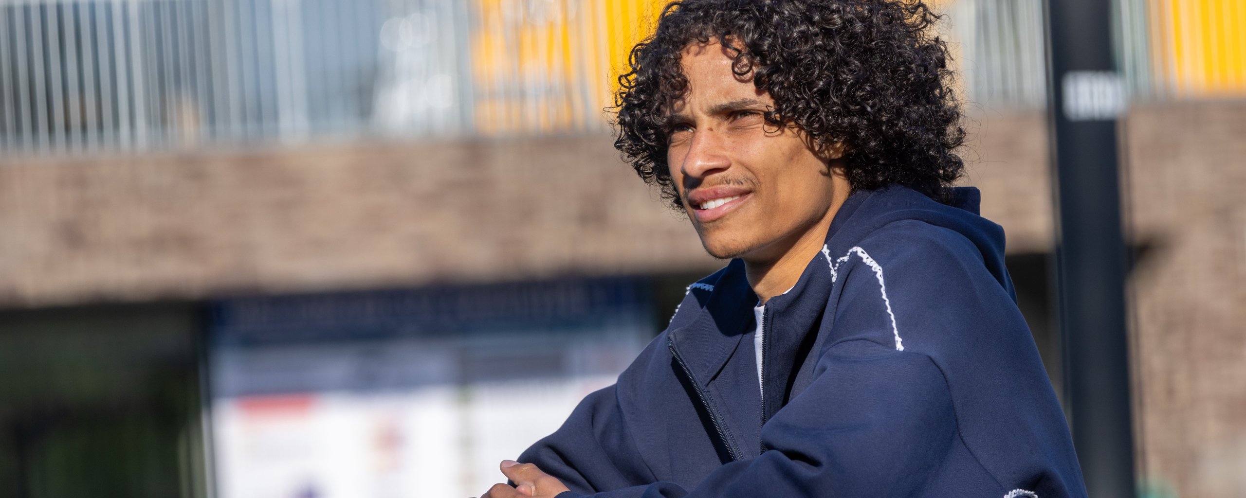 Gjivai Zechiel bij sportcomplex Aquapelle