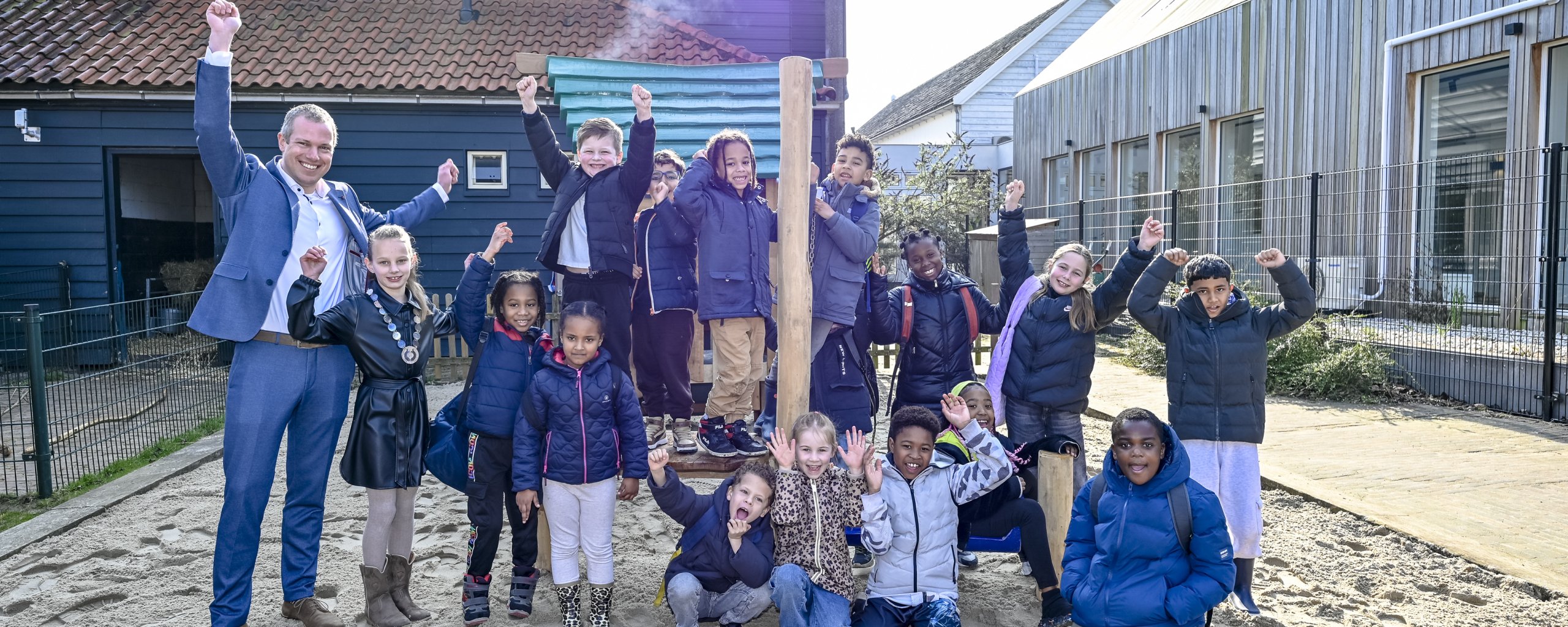Kinderboerderij Klaverweide onthult nieuw speeltoestel