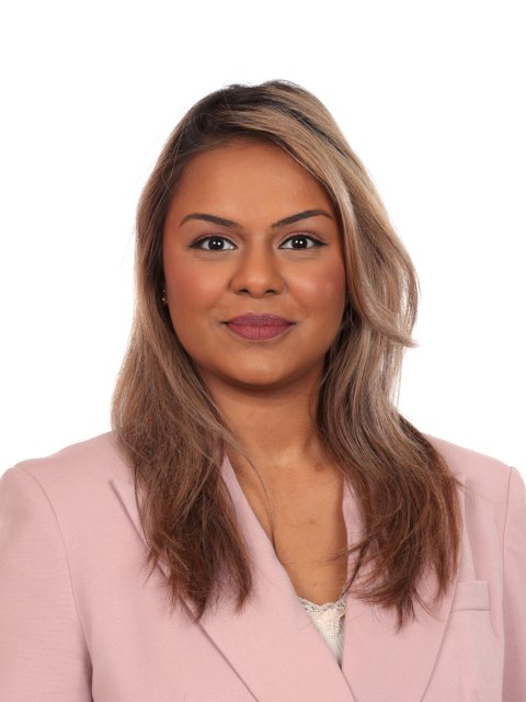 Portretfoto van Anjali Bissumbhar